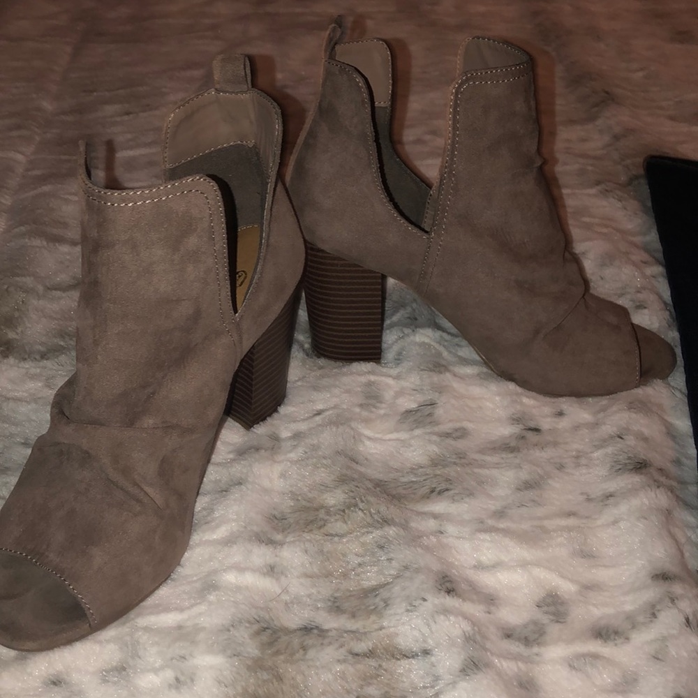 Open Toe Booties - Picture 6 of 7